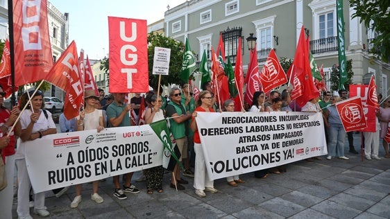 Concentración a las puertas del Ayuntamiento