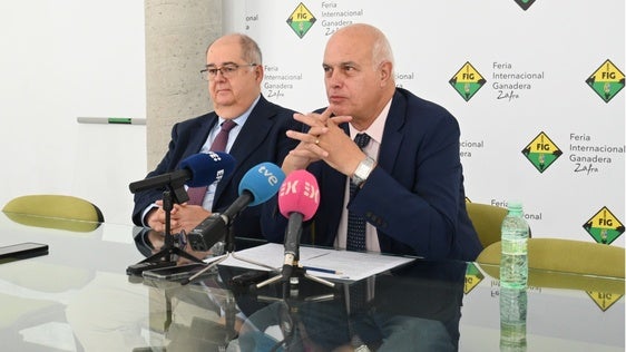 El alcalde y presidente de la Entidad Ferial y el comisario de Ferias durante la presentación
