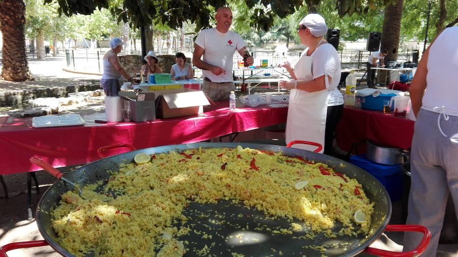 La paella solidaria a favor de Cruz Roja recauda 200 euros