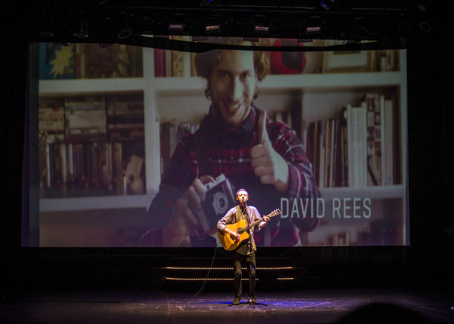 Actuación de David Rees 