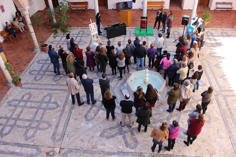 El patio del Ayuntamiento, punto de encuentro institucional en el Día Internacional de la Mujer