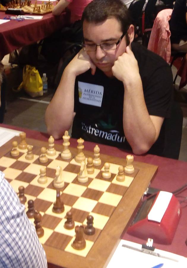 Manuel Pérez Candelario en una partida 