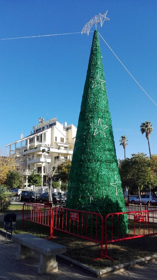 Uno de los árboles que iluminarán las plazas 