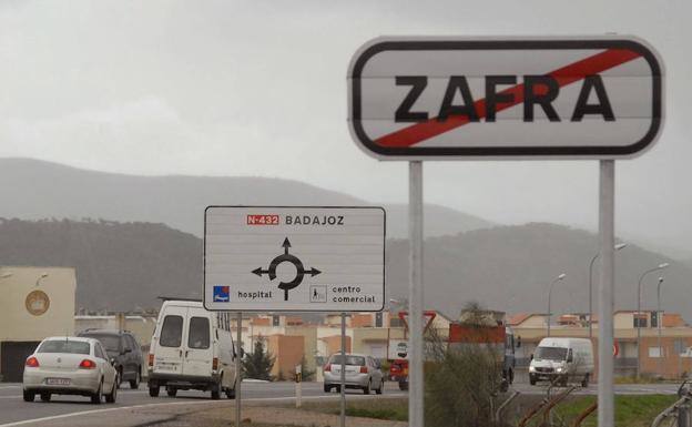 Carretera N-432, que une Badajoz con Córdoba y Granada, a su paso por Zafra 