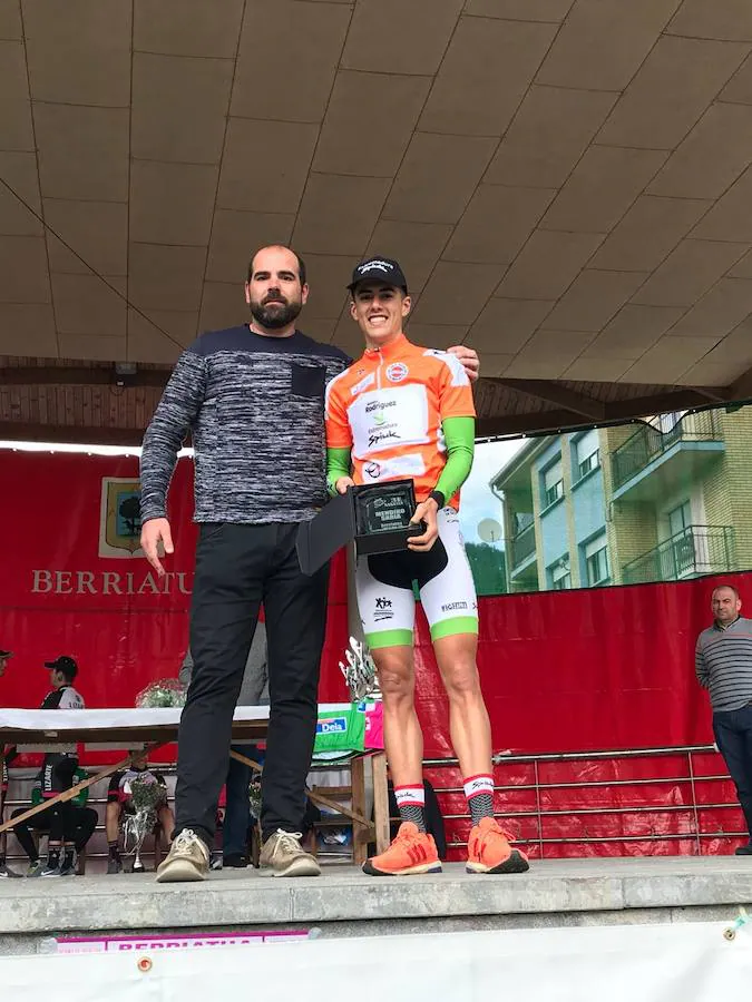 Dos pódium para el Bicicletas Rodriguez Extremadura en la Bizkaia 3E