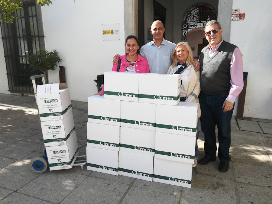 Donados 210 litros de aceite de oliva a Cáritas y Zafra Solidaria