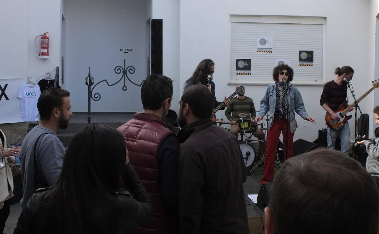 El grupo The Spin Off durante su actuación 