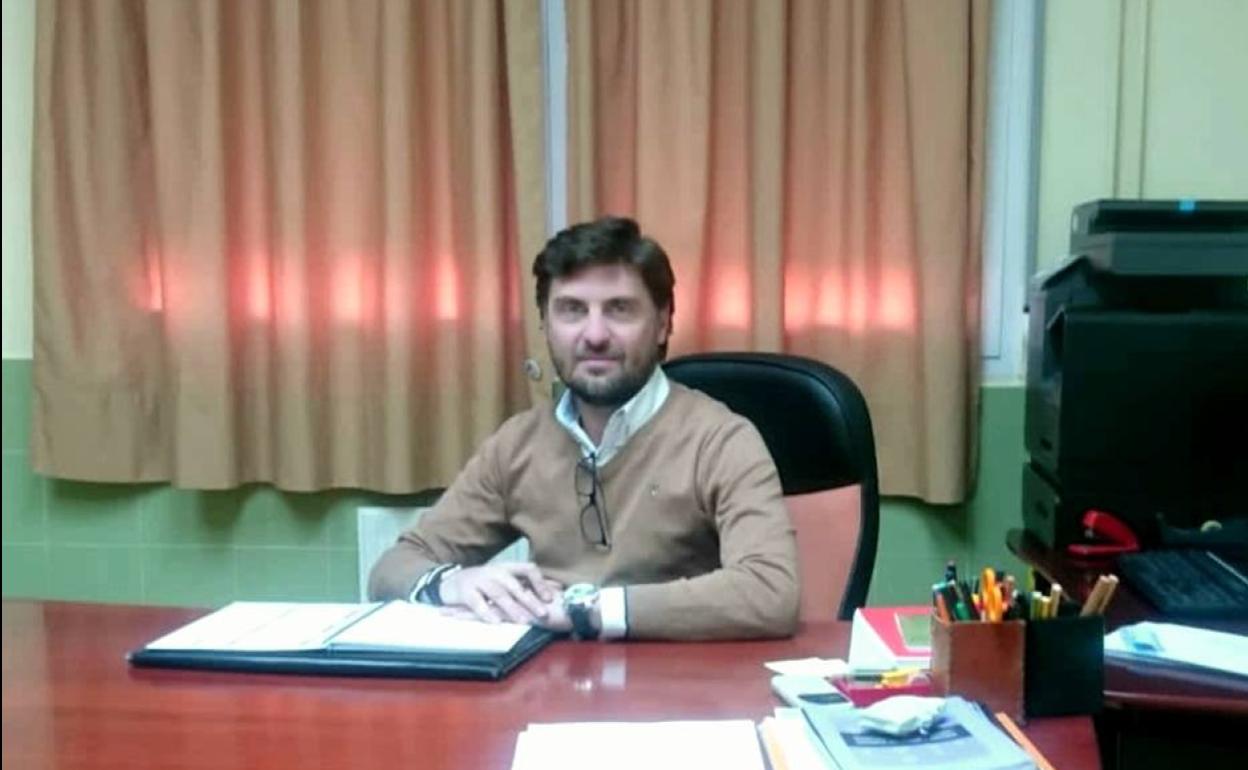«No se puede enseñar sin empatía hacia los alumnos. Hay que calar en ellos»