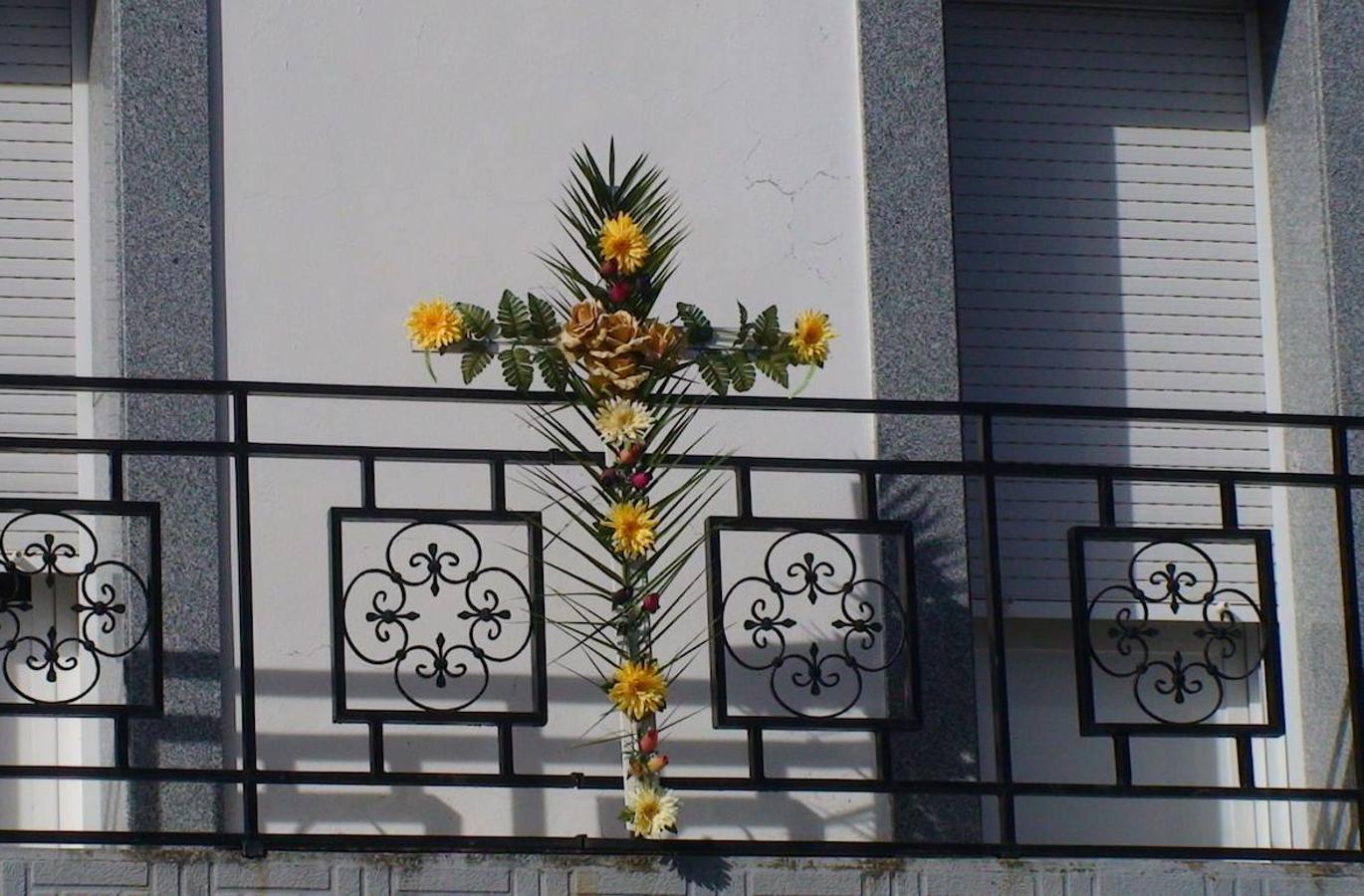 Cruz de mayo en el balcón 