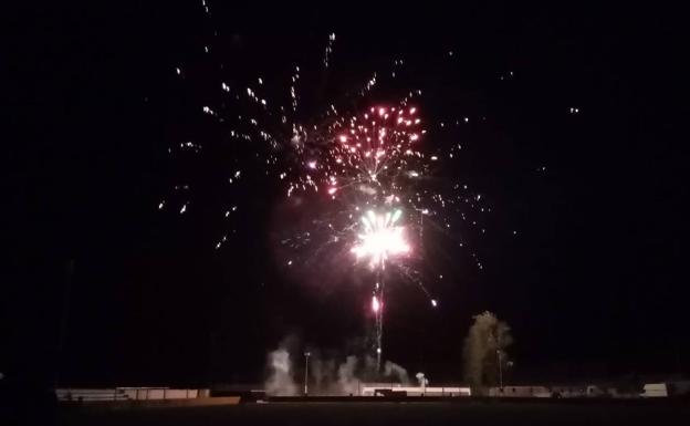 Los fuegos artificiales marcan el inicio de la feria 