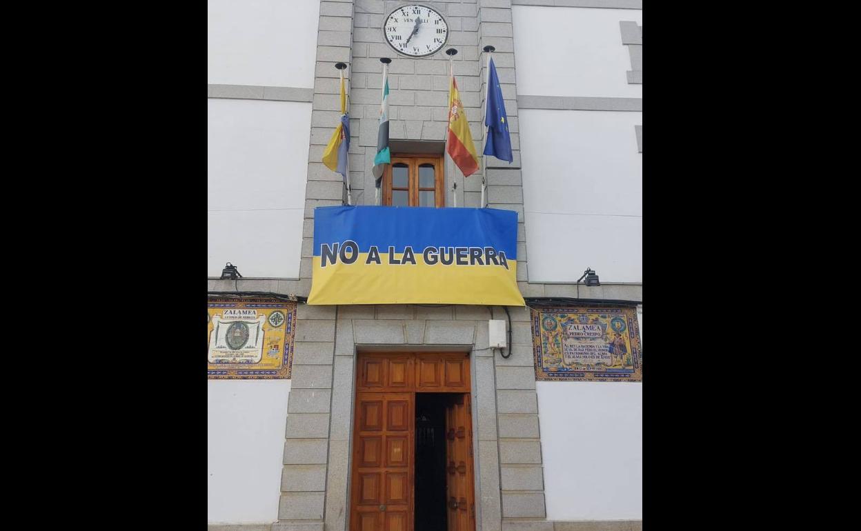 Zalamea muestra su rechazo a la guerra y el apoyo al pueblo ucraniano