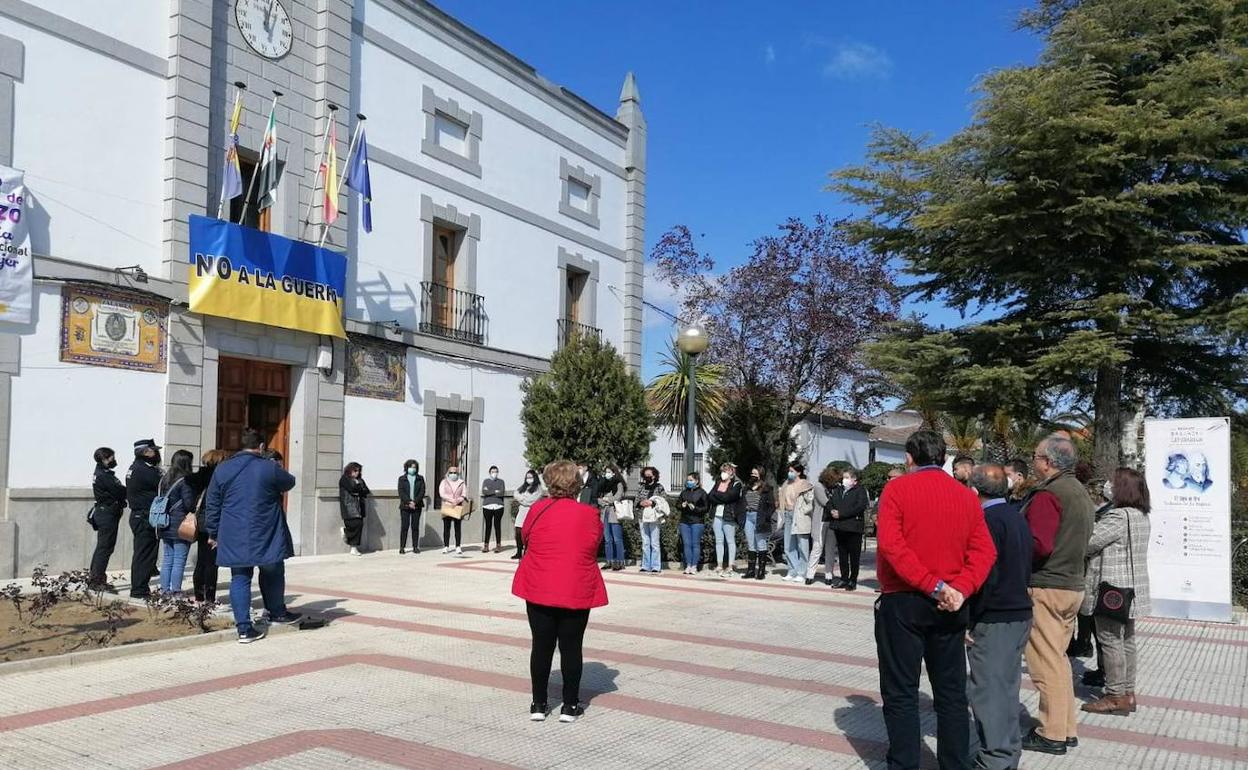 Zalamea guarda 5 minutos de silencio en solidaridad con Ucrania