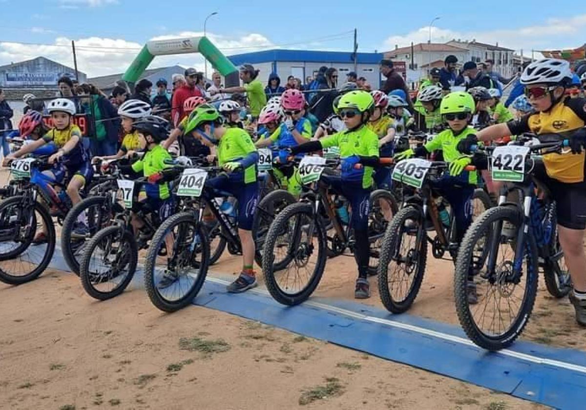 La AC Cancho Roano sigue llevando el nombre de Zalamea por toda Extremadura