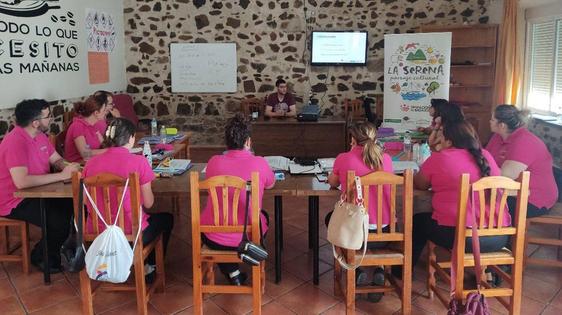 Ciudades Saludables Mancomunidad La Serena imparte el Módulo de Sensibilización Ambiental en el Colaborativo Rural Yantar Ilipense