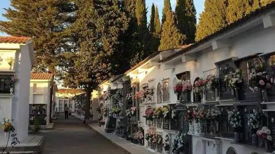 El cementerio municipal ya tiene el horario de invierto