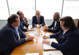 El alcalde ilipense mantiene una reunión para tratar sobre los caminos públicos de la localidad