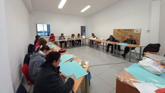 Farolillos en el taller de manualidades navideñas de adultos