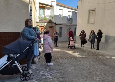 Imagen secundaria 1 - &#039;Completa el círculo del tiempo&#039; dio a conocer Zalamea y sus monumentos