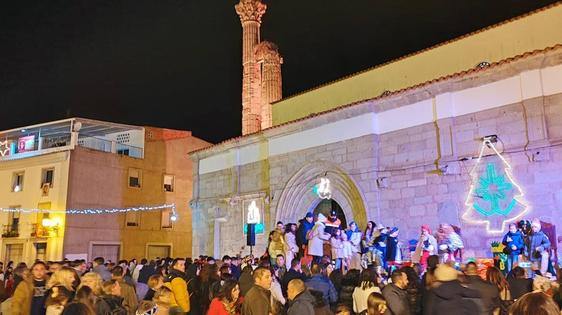 Los Reyes Magos recorrieron Zalamea llenando sus calles de magia e ilusión