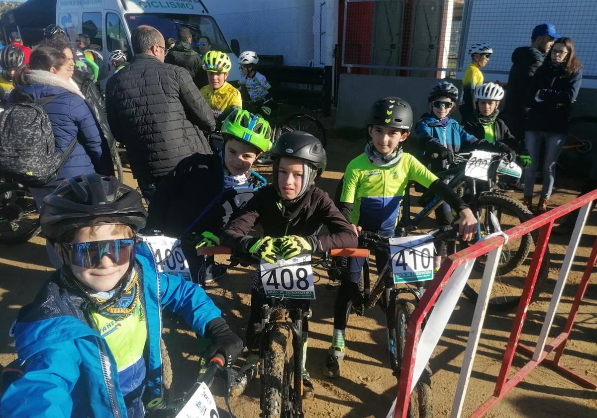 Imagen principal - Diferentes momentos de la jornada.