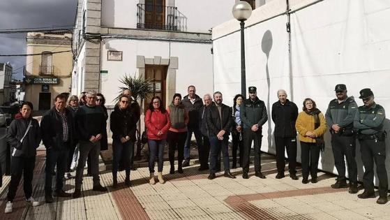 Zalamea de la Serena se une a las protestas por el asesinato de los dos Guardias Civiles en Barbate