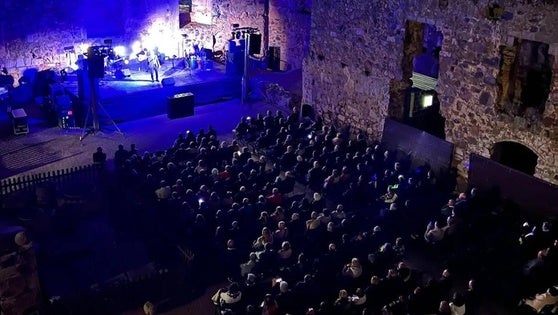 Juan Valderrama ofreció una velada única en el Castillo de Arribalavilla