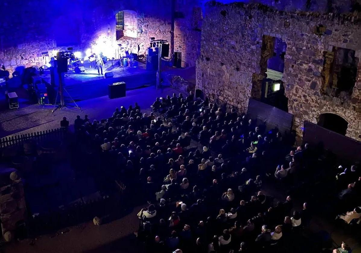 Juan Valderrama ofreció una velada única en el Castillo de Arribalavilla
