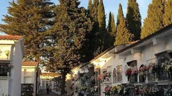 El Cementerio Municipal cambia al horario de verano