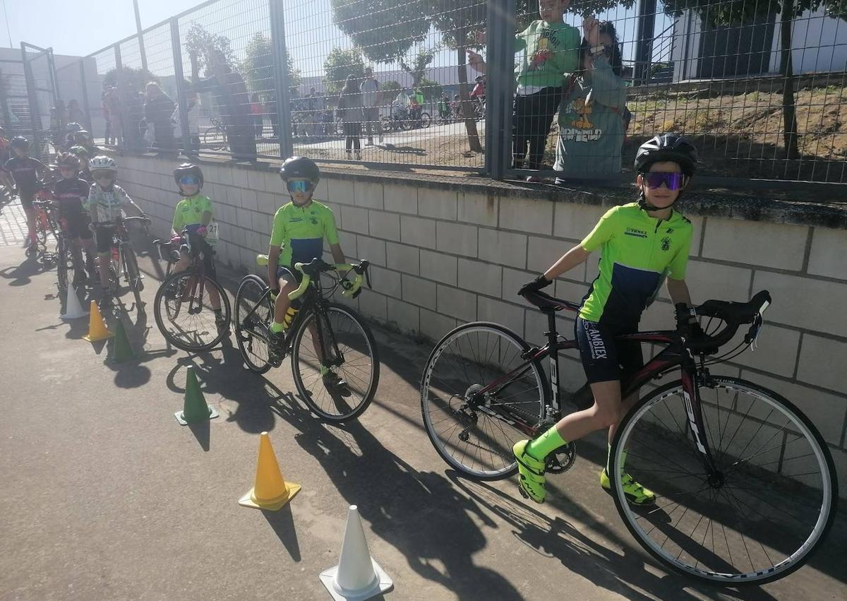 Imagen secundaria 1 - Nuevo fin de semana de éxitos para la AC Cancho Roano