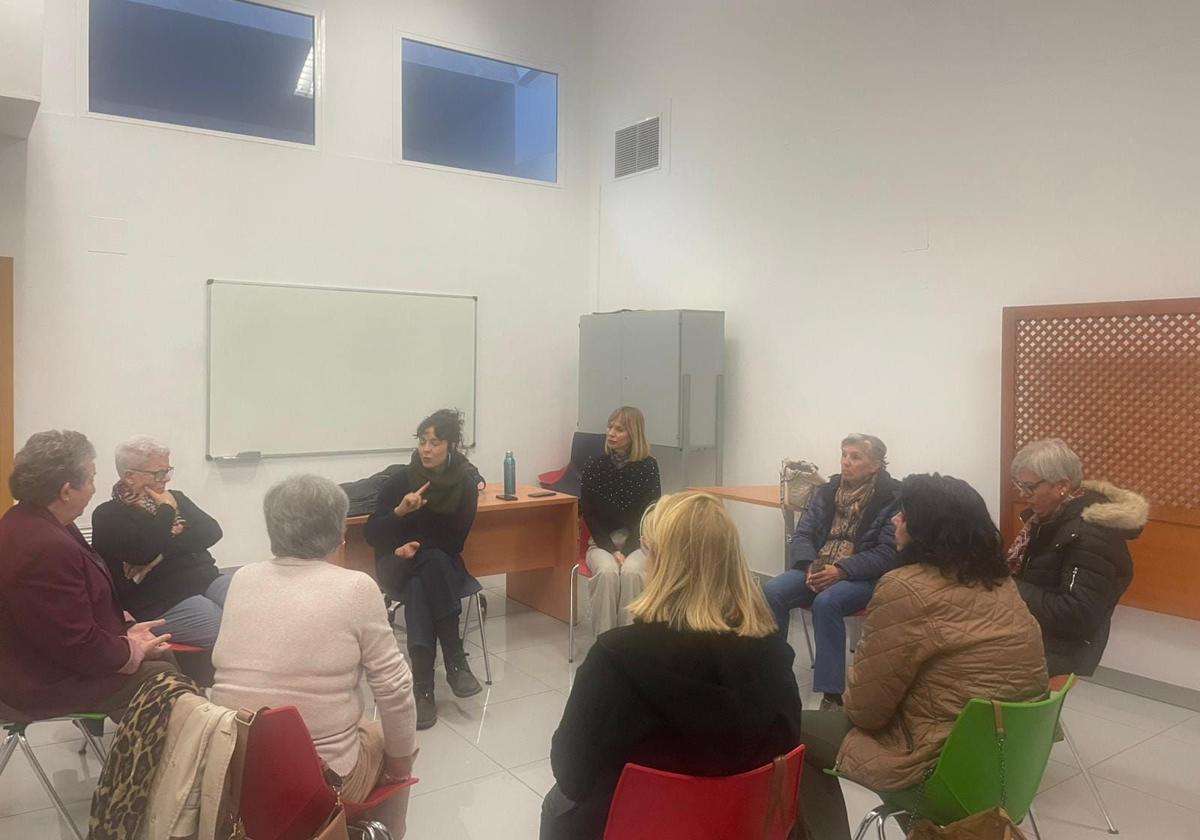 Imagen principal - 'La Farándula de los Vientos' pondrá en escena la obra 'Nosotras Mujeres'