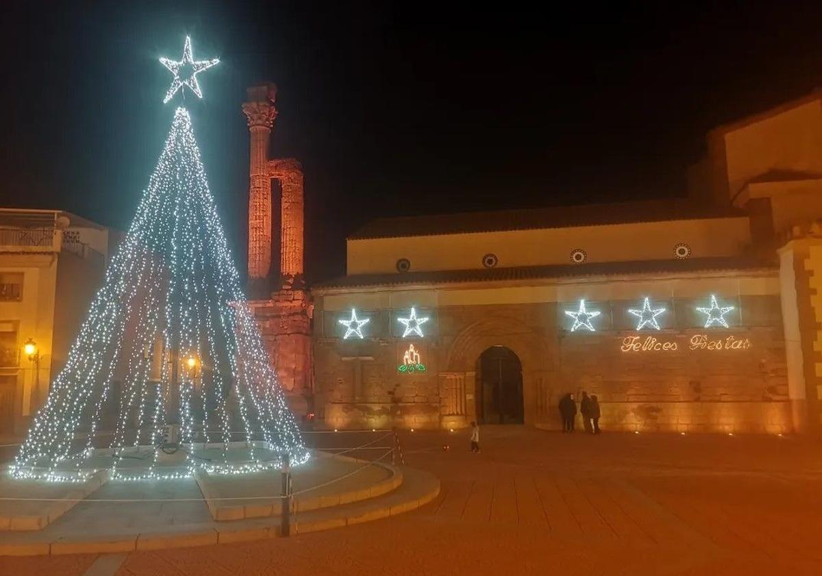 Imagen principal - Zalamea de la Serena se ilumina de Navidad