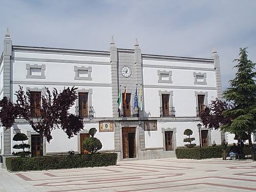 El consistorio abona a los funcionarios parte de las pagas extraordinarias de 2011