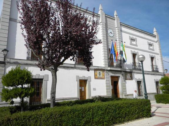 El Ayuntamiento pone un vehículo a disposición de las personas con dificultad para desplazarse al consistorio