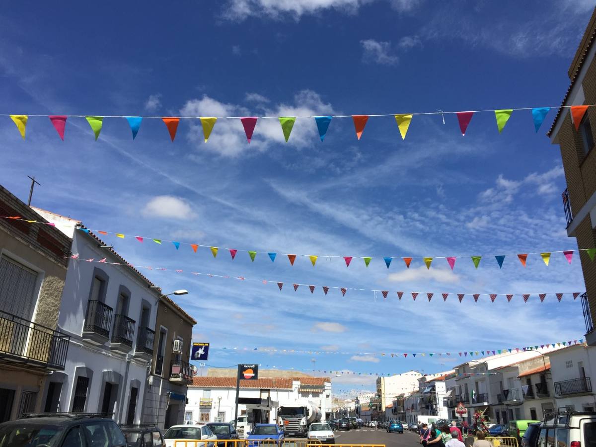 Las calles de Zalamea se preparan para la feria 