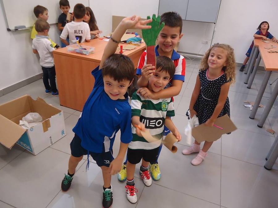 Algunos de los niños durante las actividades 