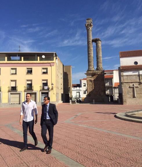 Visitaron la Plaza de la Constitución y el Dystílo  