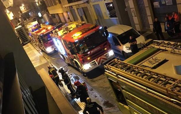 El incendio se produjo en el número 120 de Natalio Rivas. 