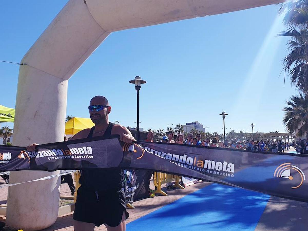 Organizada por el Ayuntamiento, esta duodécima edición ha contado con la presencia de Sandía Fashion para refrescar a los corredores, Atmosfera Sport y Sano, entre otros