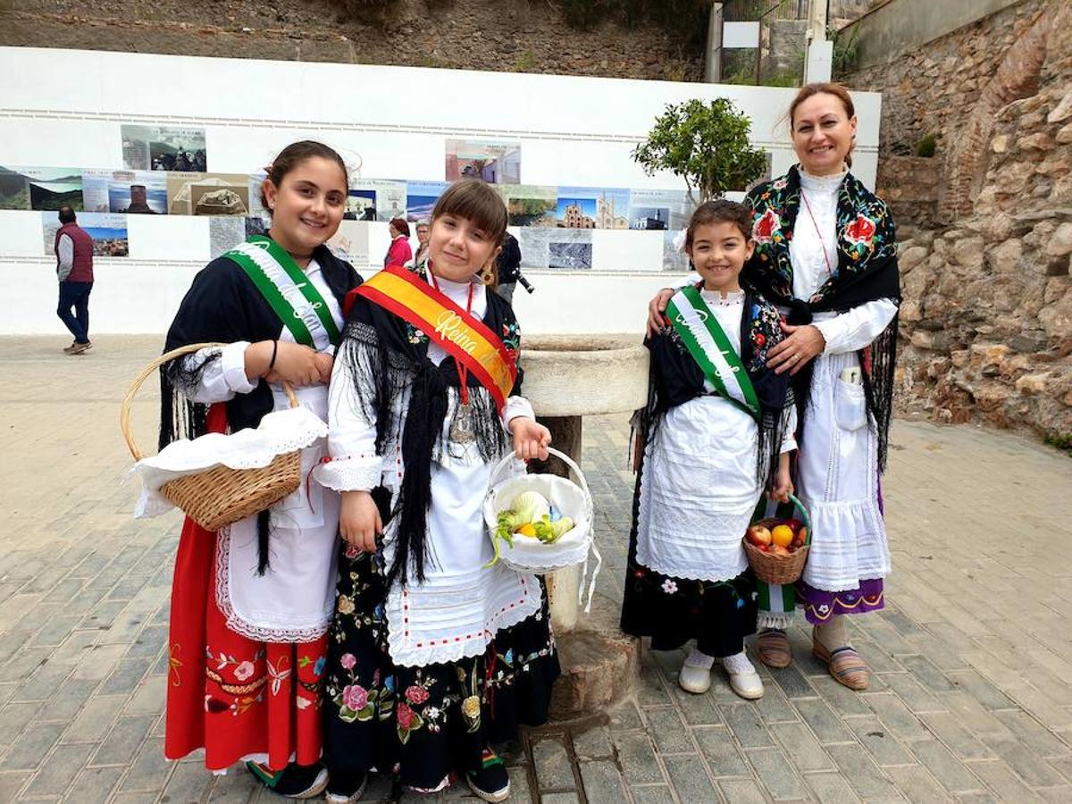 Los abderitanos se echan a la calle para celebrar el día grande del patrón de los agricultores y ganaderos