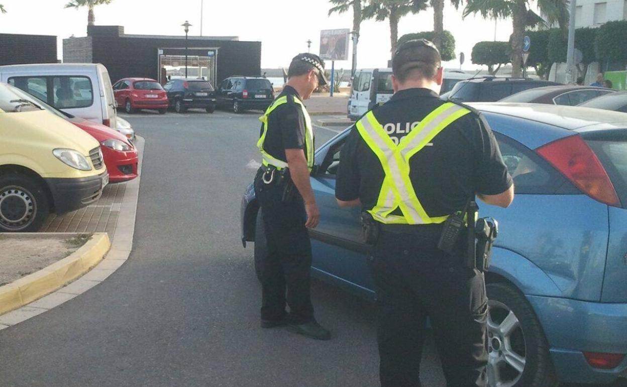 Campaña especial de tráfico para evitar las distracciones al volante