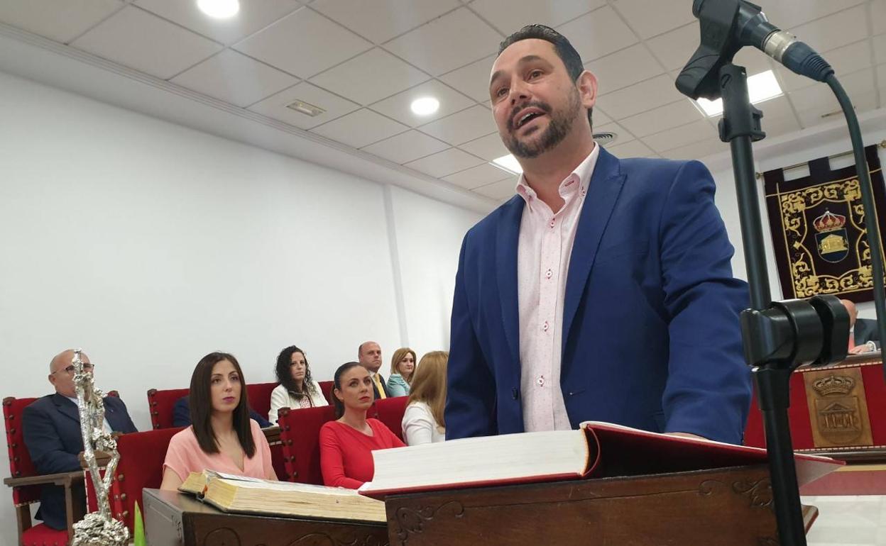 Sergio Aguilar presenta su renuncia como concejal socialista en el Ayuntamiento de Adra