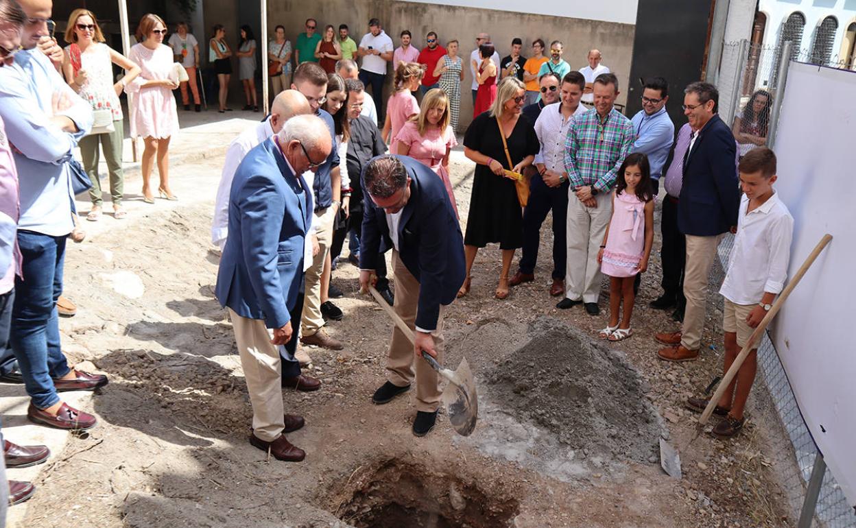El Nazareno de Berja coloca la primera piedra de su futura casa hermandad
