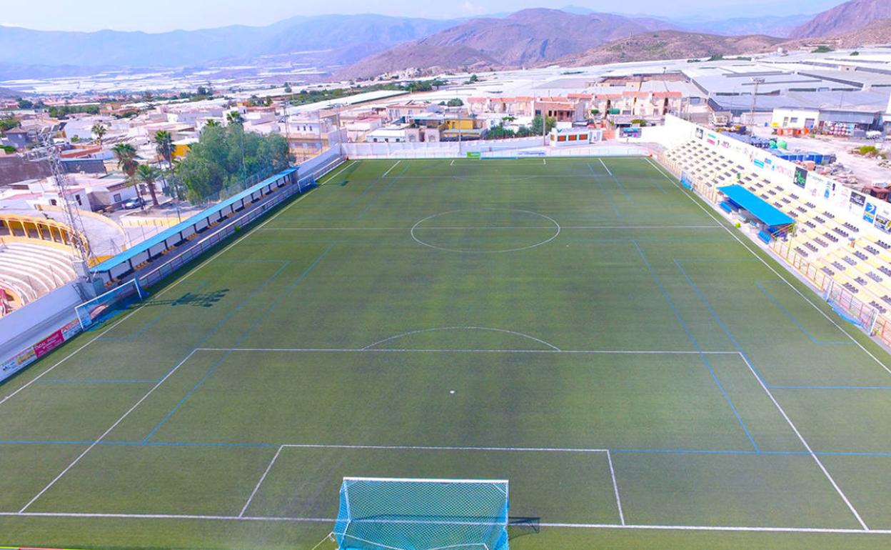 Salva Sevilla bautiza oficialmente el Campo de Fútbol de Berja