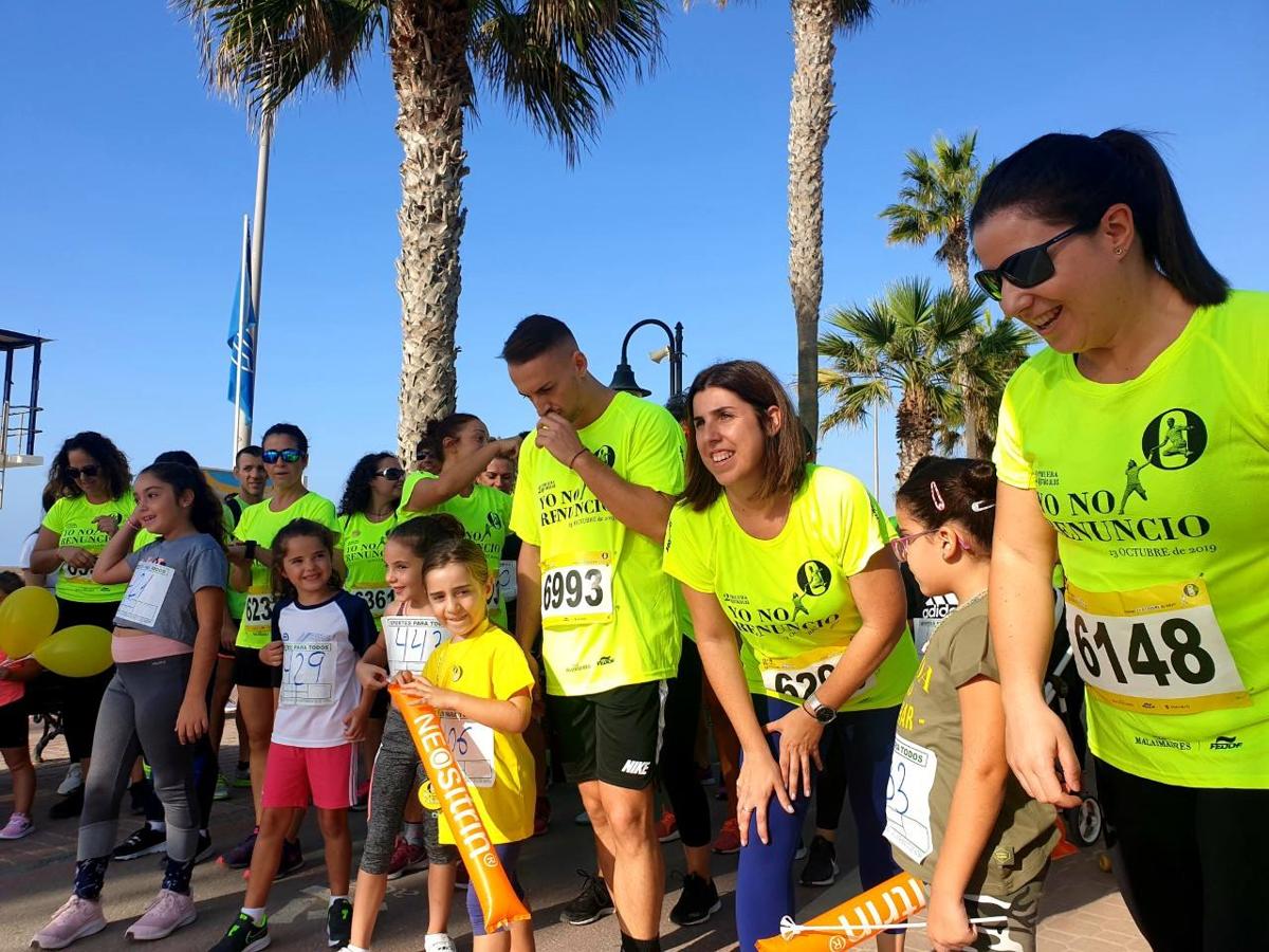 Alrededor de 120 personas han salido hoy a la calle para denunciar que conciliar trabajo y familia es una carrera de obstáculos diaria
