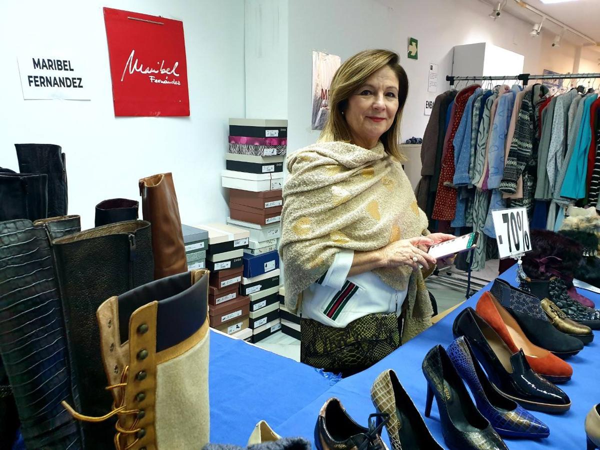 Fotos: Primeras marcas en la Feria Outlet del comercio de Adra