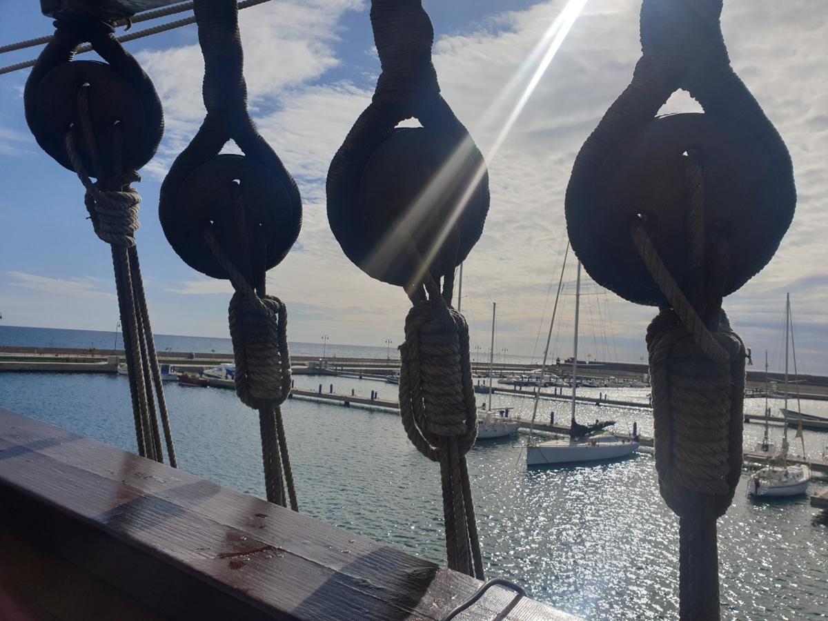 Fotos: Andalucía, un galeón histórico en la ciudad más antigua de Almería