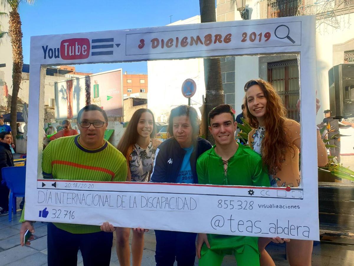 Fotos: Adra arropa a las personas con capacidades diferentes