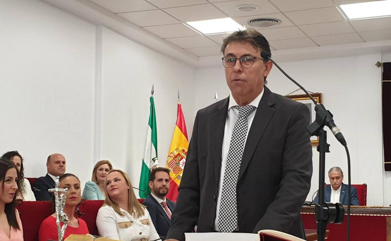 Francisco López, exconcejal del PSOE, durante su toma de posesión. 