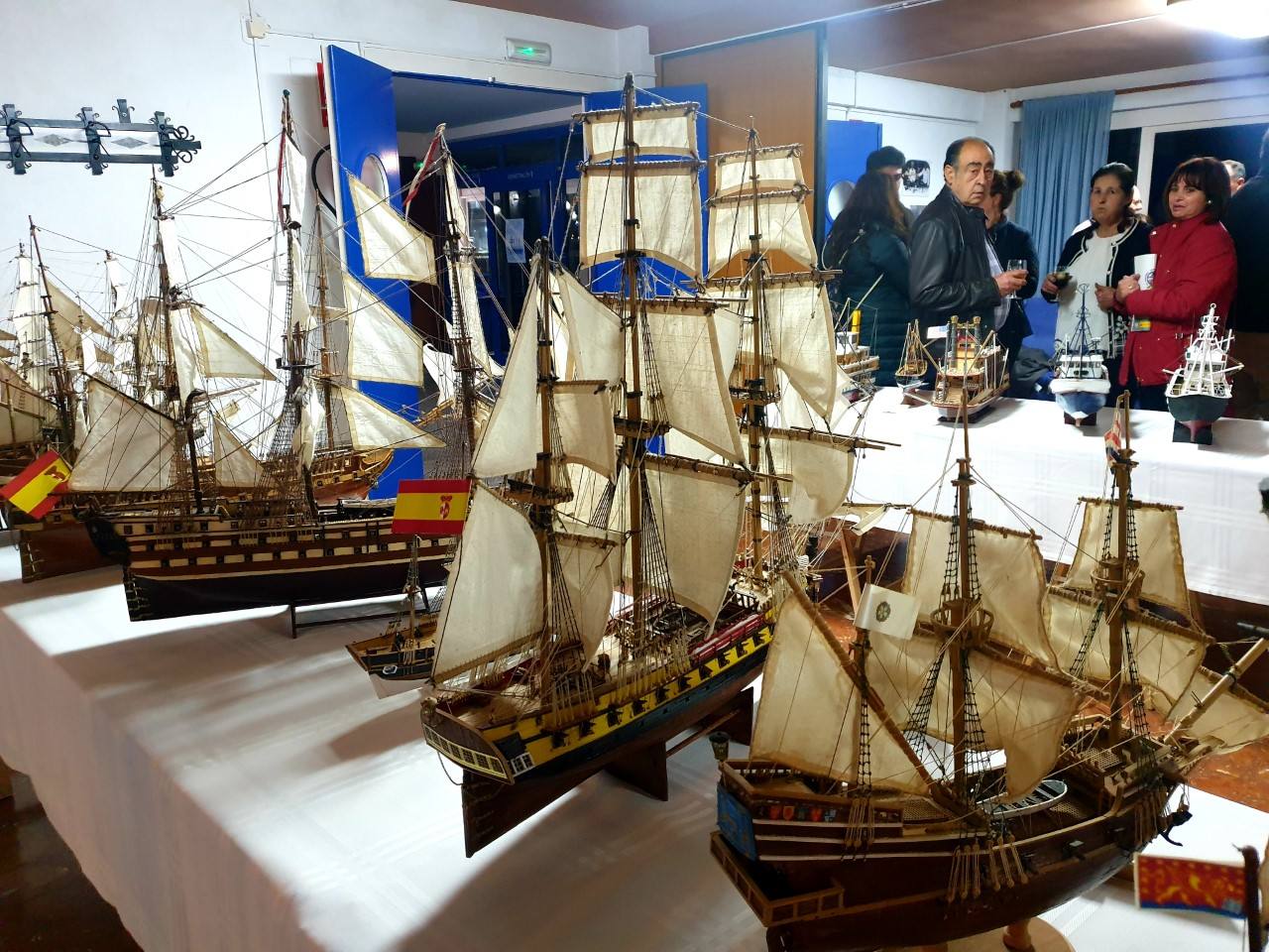 Adra repasa la trayectoria del Juan Sebastián Elcano