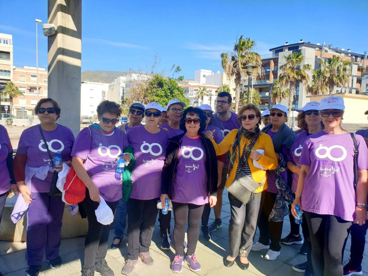 Fotos: Arrancan los actos por el Día de la Mujer en Adra